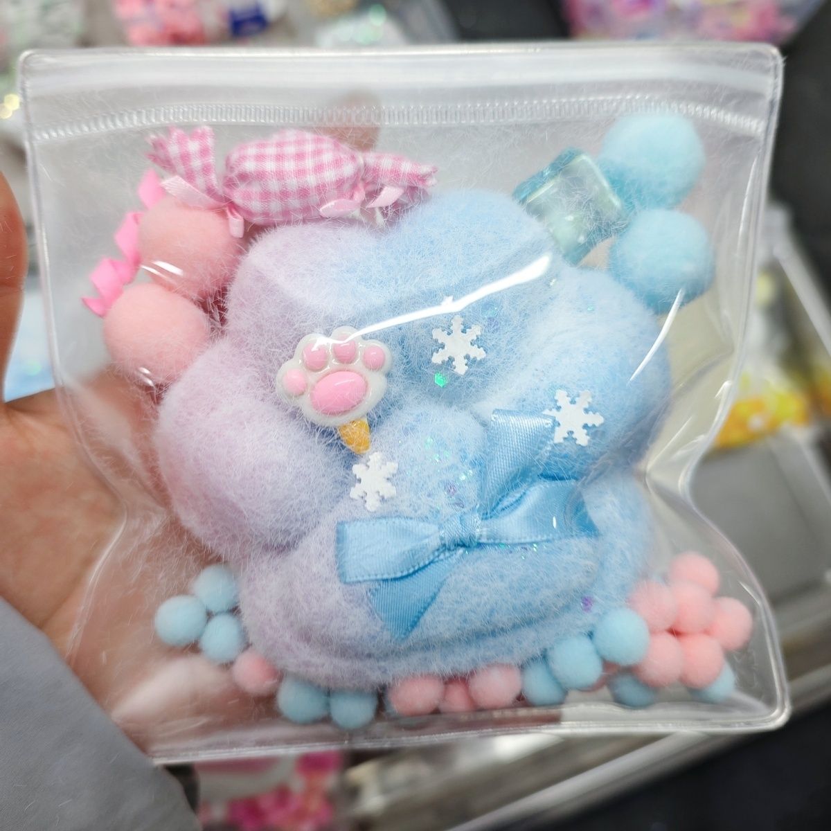 Giant Flocked Cat Paw Squishy – 260g