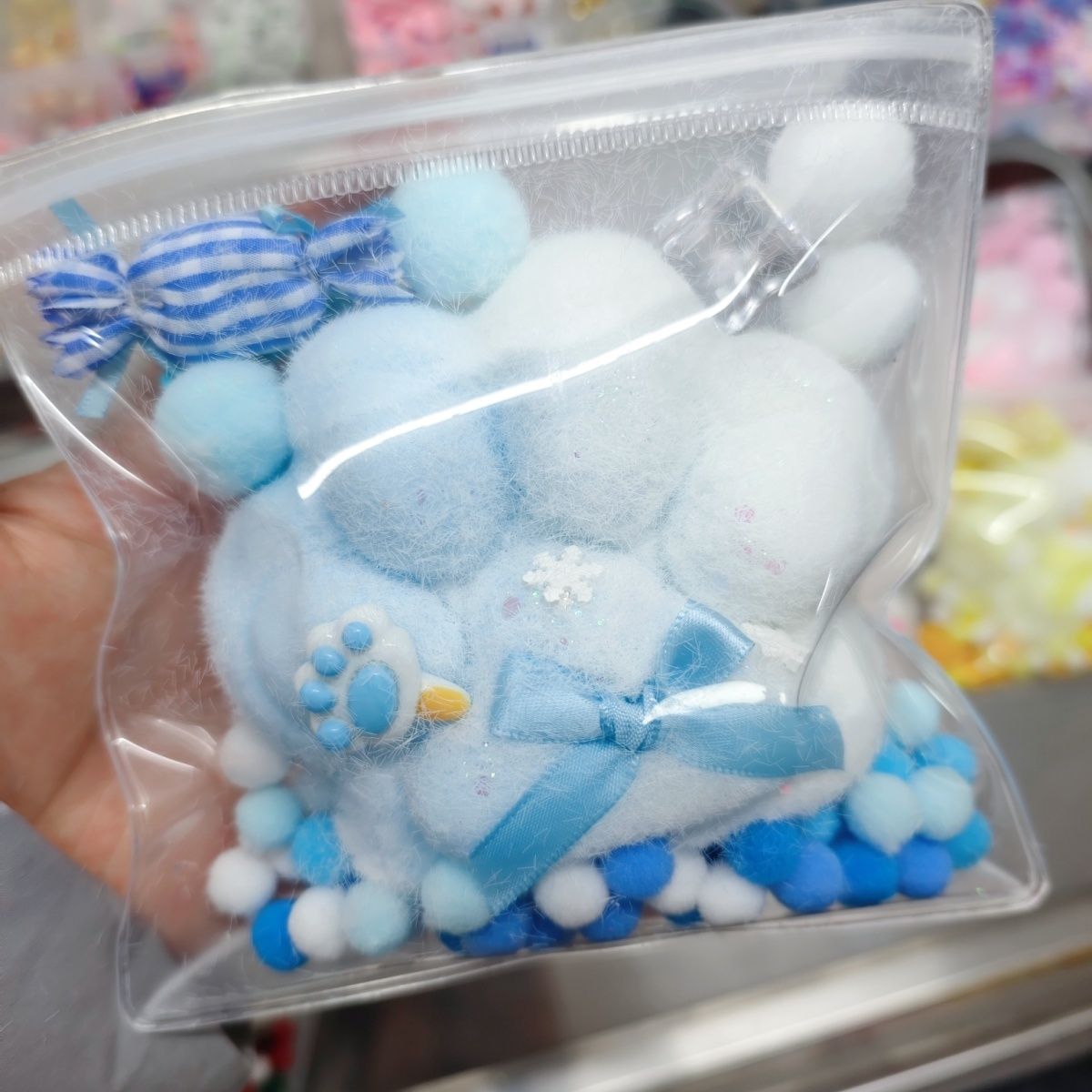 Giant Flocked Cat Paw Squishy – 260g